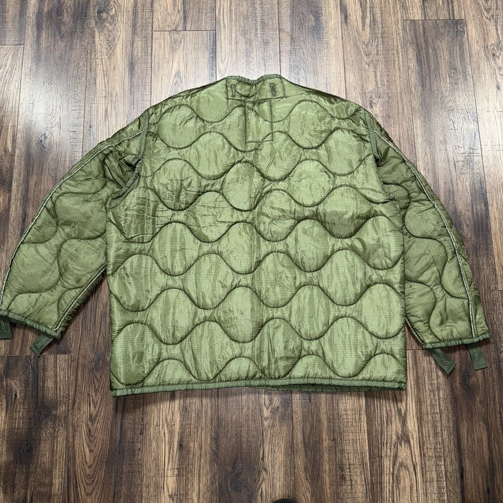 Vintage Military Cold Weather Liner Green Quilted Button Up Men's Size Large - Picture 2 of 5